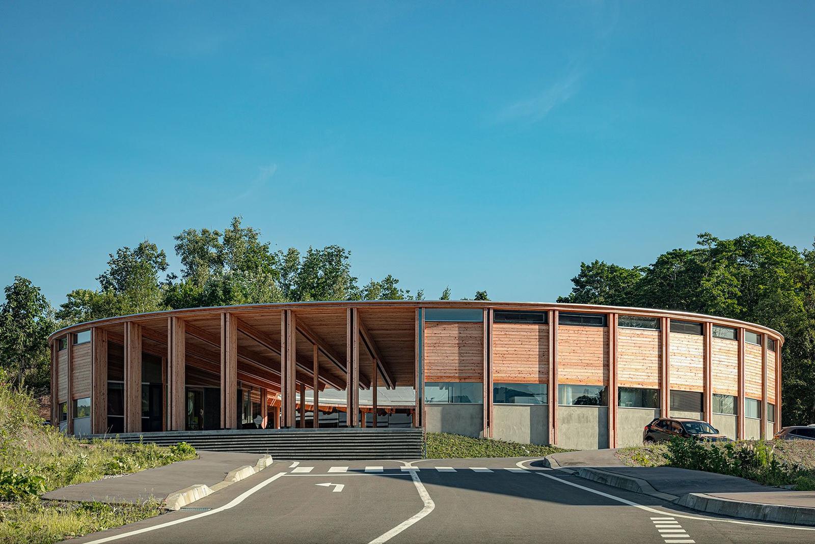 LUPICIAニセコヴィレッジ新本社棟 | NASCA